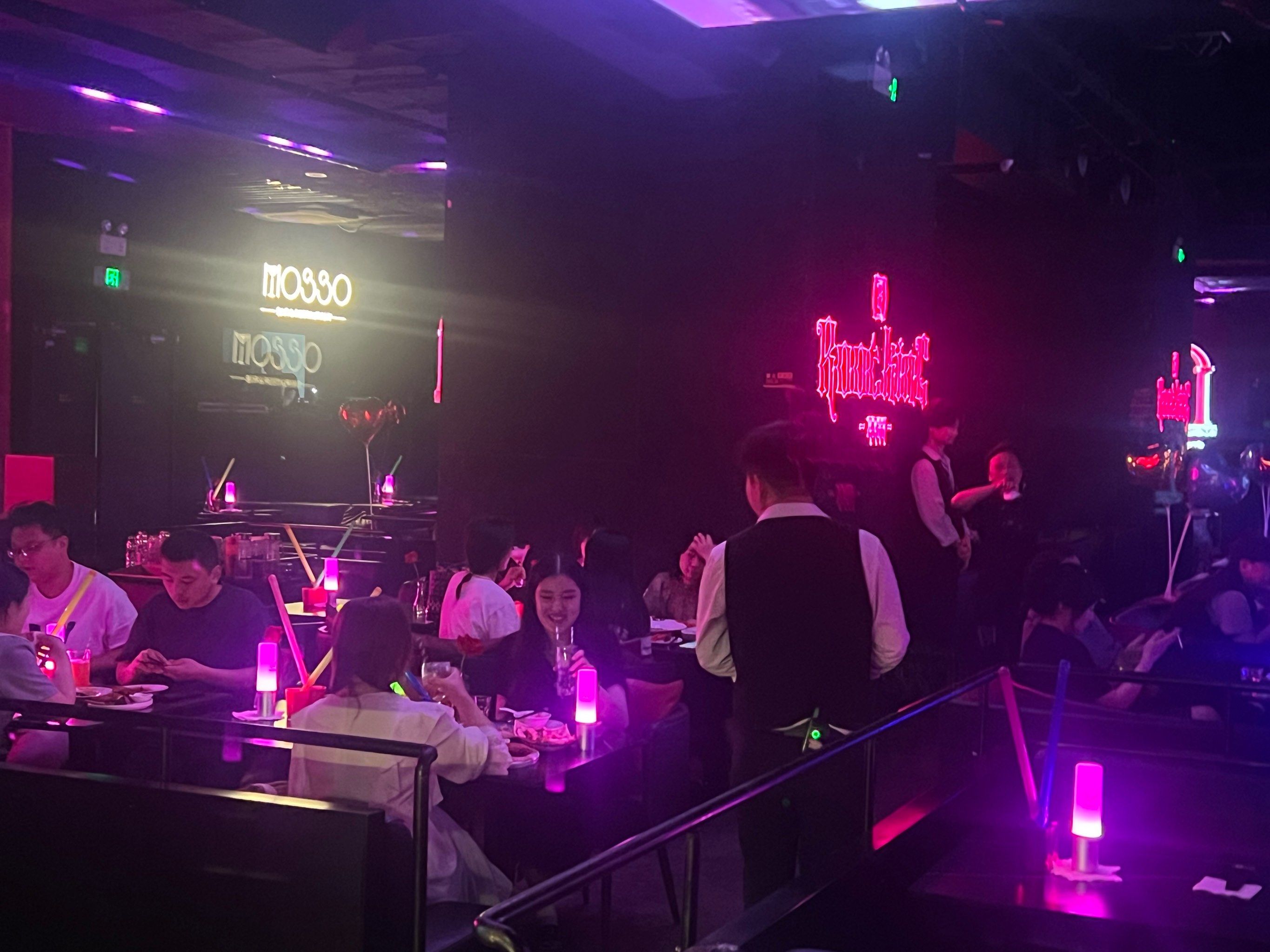 三亚商务KTV最新玩法-天涯区ktv预定